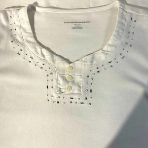 Allison Daley / sleeveless studded v-neck top